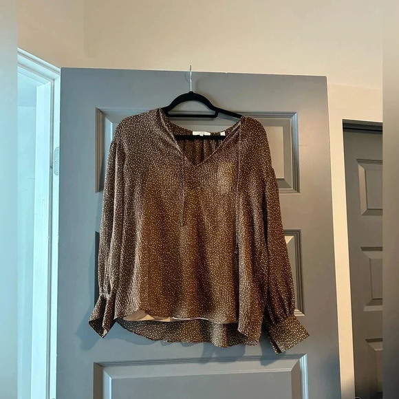 Vince Starry Dot Shirred Split Neck Blouse NWT size XS - Picture 6 of 8